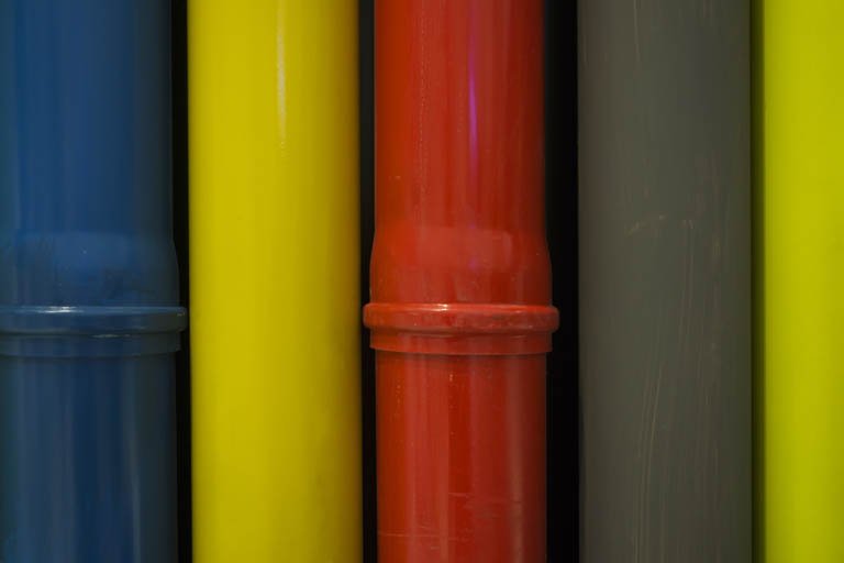 Multicoloured pipes